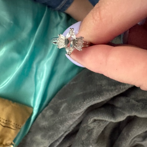 Ring - Picture 3 of 5